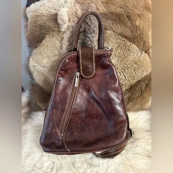 Convertible leather backpack - Picture 1 of 16